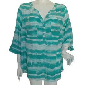 TORRID Harper Top/Tunic, 2X/3X, Aquamarine/White, Convertible sleeves, Pockets